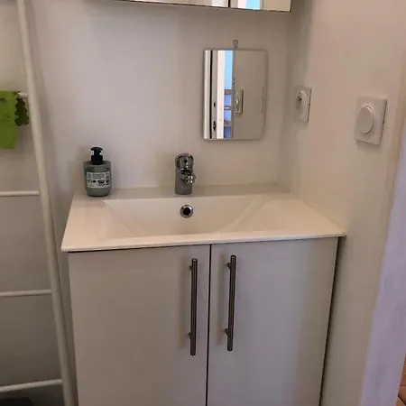 Appartement Les Demoiselles Petit Quartier Tres Agreable - Proximite Et Commerces T2 Avec Balcon - Parking